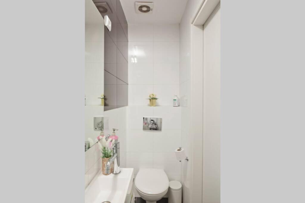 Big Apartment Next To Gordon Beach Plus Free Parking Tel Aviv Exterior photo