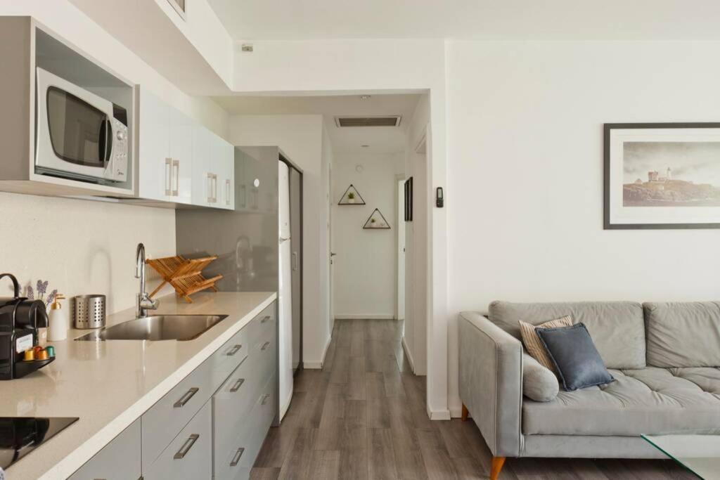 Big Apartment Next To Gordon Beach Plus Free Parking Tel Aviv Exterior photo